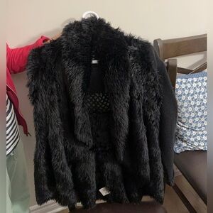 🖤 Luxurious Black Faux Fur Vest with Crochet Back 🖤
